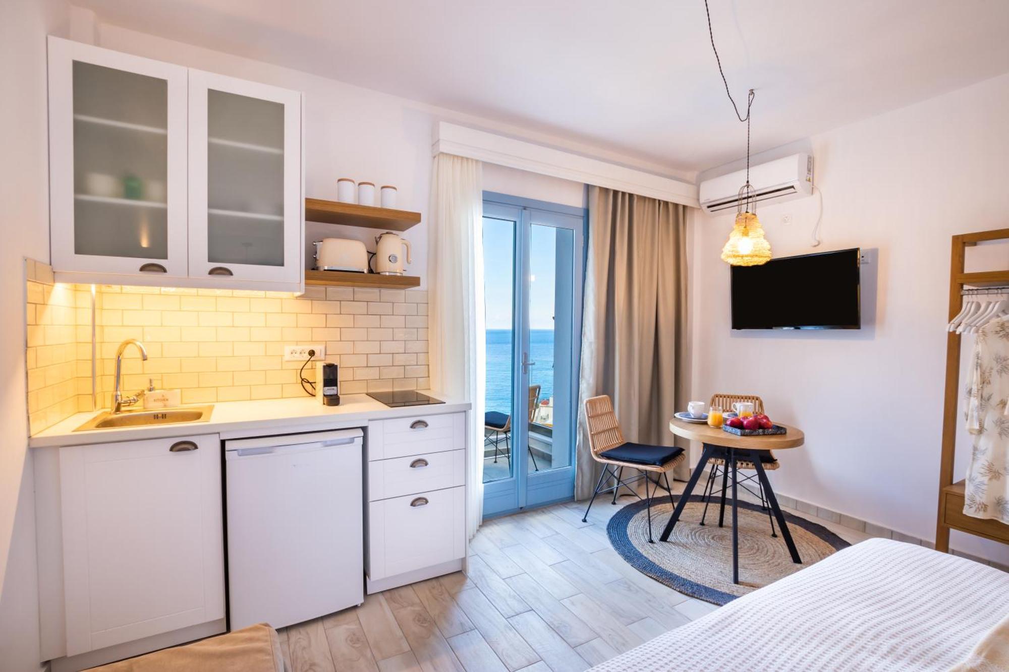 Yploui Suites Карпатос Экстерьер фото